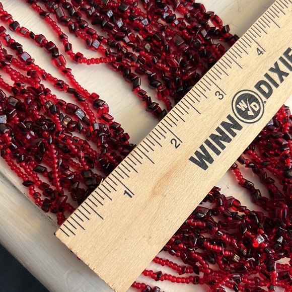 Vintage 16” multi strand red seed bead necklace - Picture 4 of 4